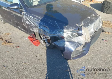 2017 Mercedes-Benz E 300 4Matic z USA, uszkodzony, nr VIN WDDZF4KB6HA114771